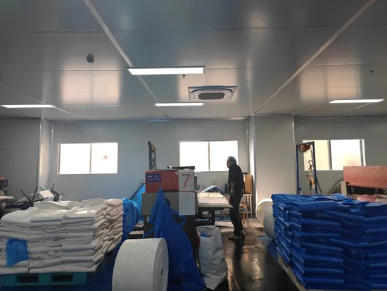 Maßgeschneiderte PE-Kunststoff-Einweg-Umhangschürzen für den Friseursalon